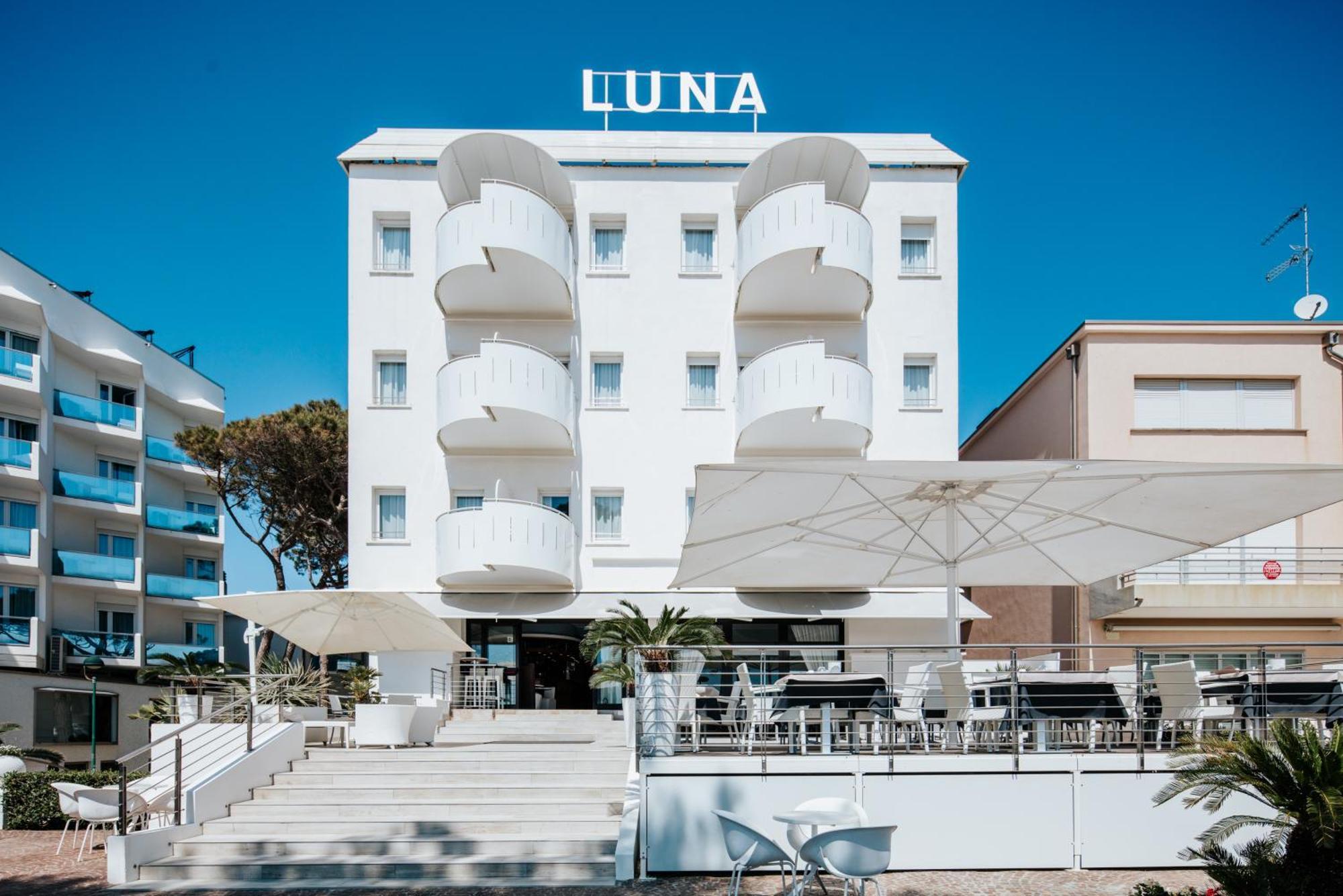 Hotel Luna Centrale Линьяно-Саббьядоро Экстерьер фото